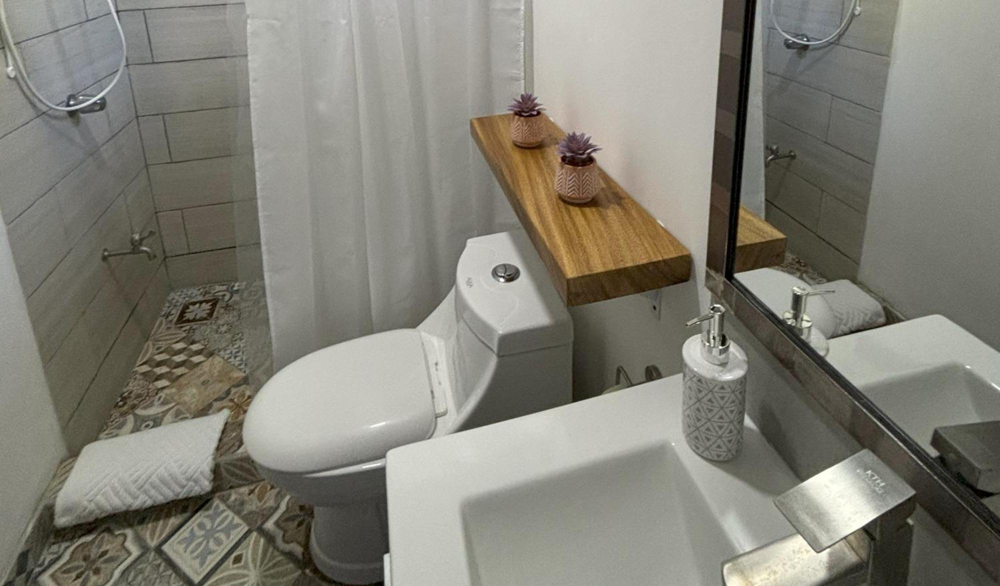 Amazilia Guesthouse Либерия Стая снимка