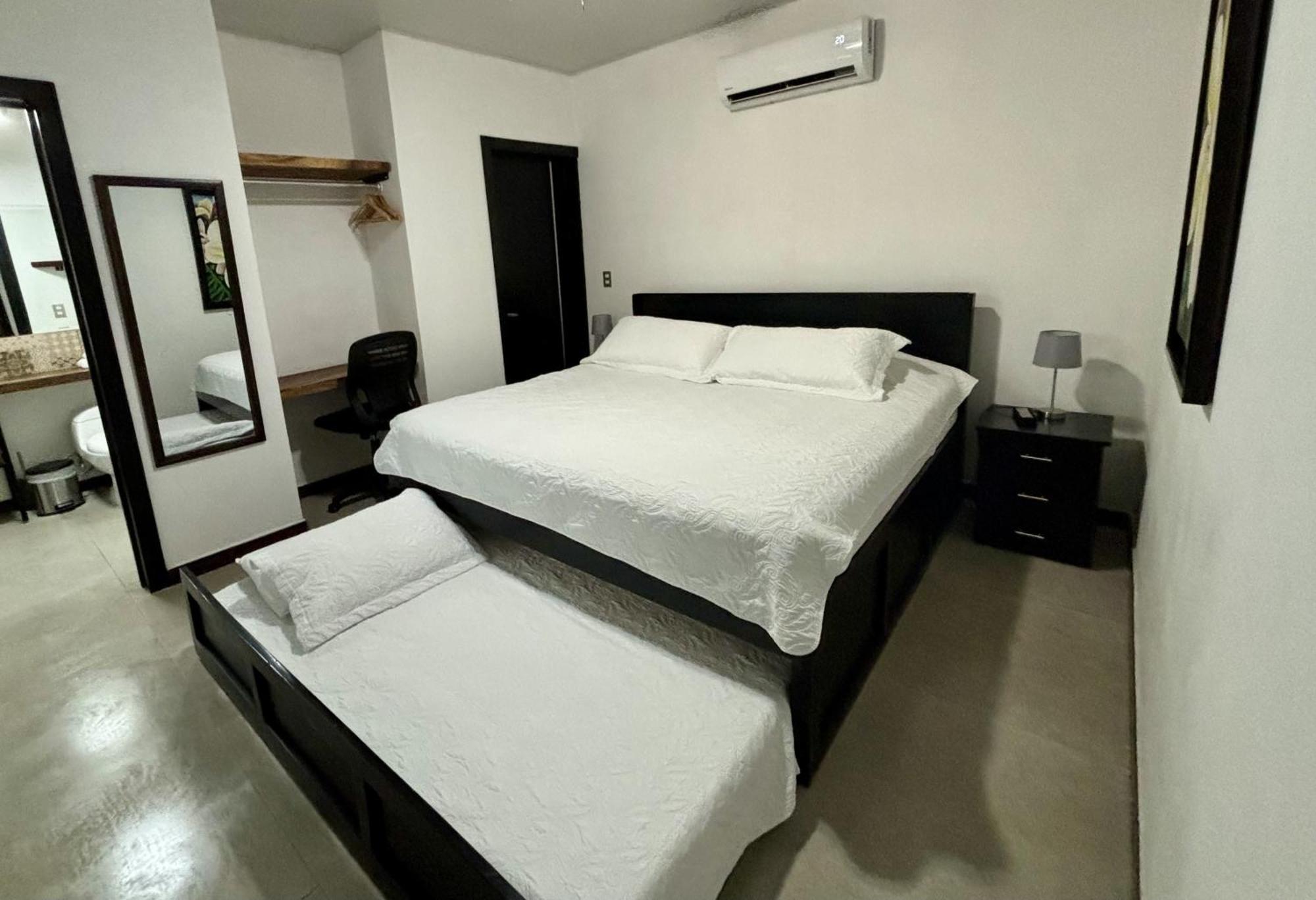 Amazilia Guesthouse Либерия Екстериор снимка